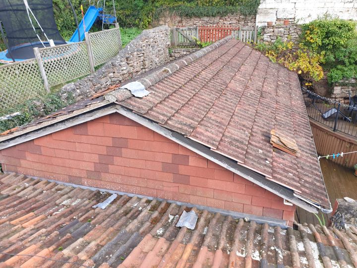 Roof before Hunt's Roofing overhaul work